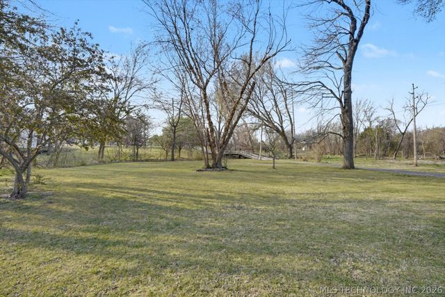 868 W Commercial Street, Broken Arrow, OK 74012