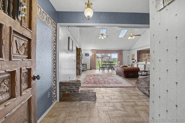 868 W Commercial Street, Broken Arrow, OK 74012