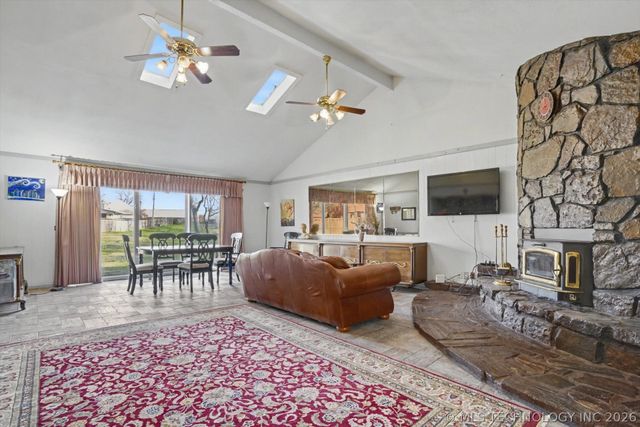 868 W Commercial Street, Broken Arrow, OK 74012