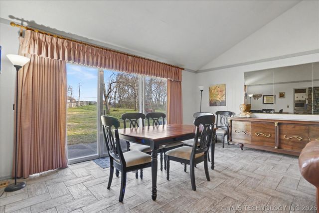 868 W Commercial Street, Broken Arrow, OK 74012