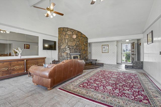 868 W Commercial Street, Broken Arrow, OK 74012