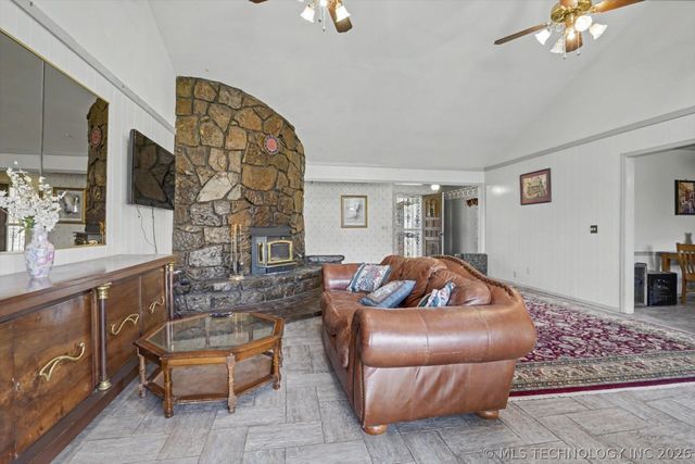 868 W Commercial Street, Broken Arrow, OK 74012