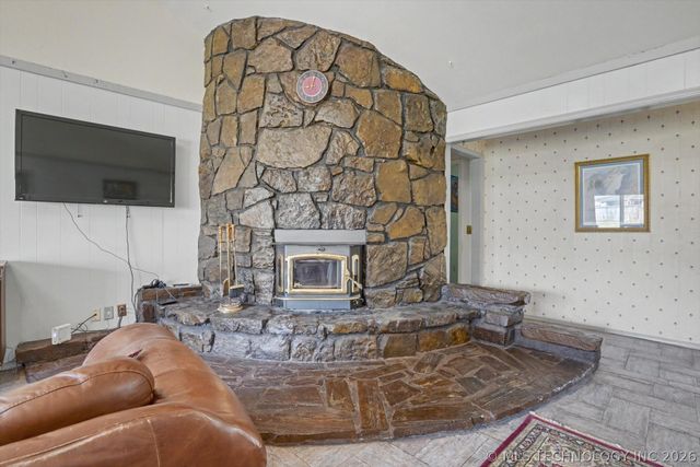 868 W Commercial Street, Broken Arrow, OK 74012