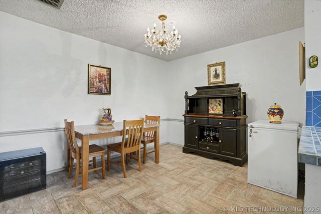 868 W Commercial Street, Broken Arrow, OK 74012