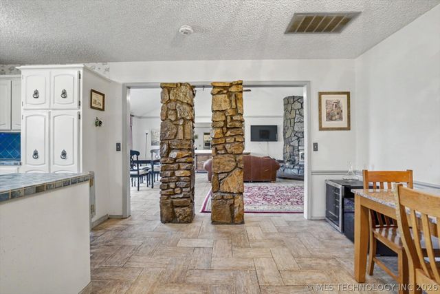 868 W Commercial Street, Broken Arrow, OK 74012