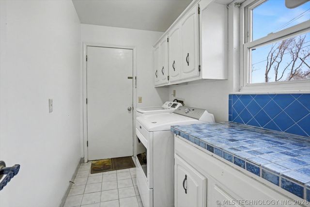 868 W Commercial Street, Broken Arrow, OK 74012