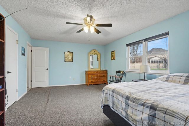 868 W Commercial Street, Broken Arrow, OK 74012