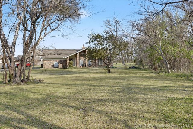 868 W Commercial Street, Broken Arrow, OK 74012