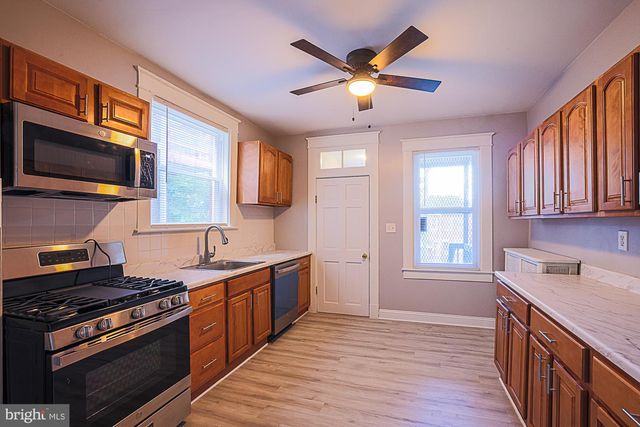 2117 PARK AVE, Baltimore, MD 21217