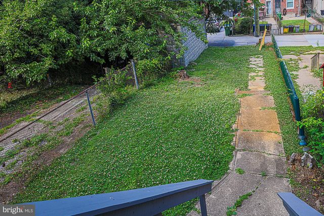 2117 PARK AVE, Baltimore, MD 21217