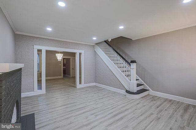 2117 PARK AVE, Baltimore, MD 21217