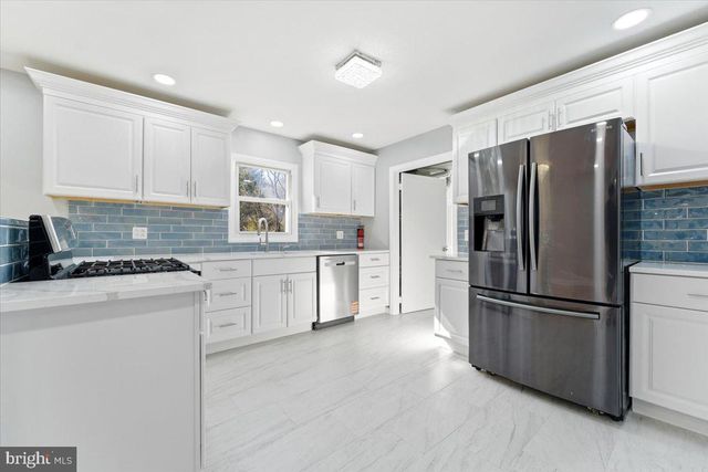 629 W COMMODORE BLVD W, Jackson, NJ 08527