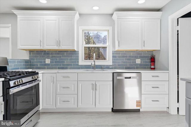 629 W COMMODORE BLVD W, Jackson, NJ 08527