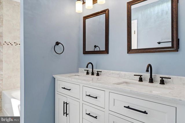 629 W COMMODORE BLVD W, Jackson, NJ 08527