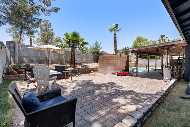 1800 North Torrey Pines Drive, Las Vegas, NV 89108