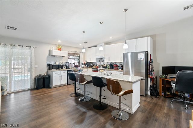 1800 North Torrey Pines Drive, Las Vegas, NV 89108