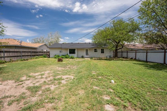 2618 13th Avenue, Canyon, TX 79015