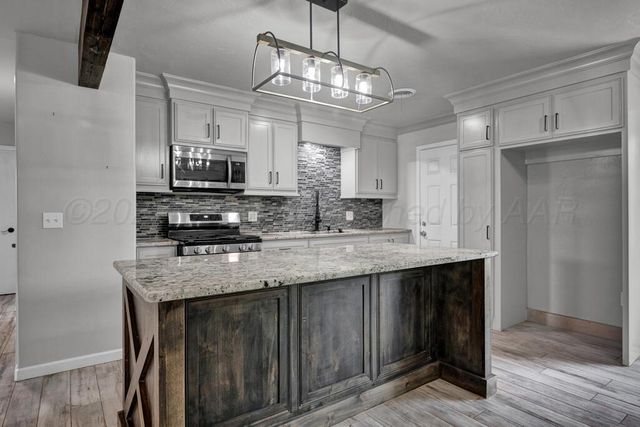 2618 13th Avenue, Canyon, TX 79015