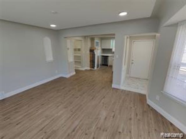 18411 Asbury Park, Detroit, MI 48235