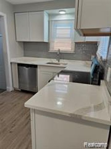 18411 Asbury Park, Detroit, MI 48235