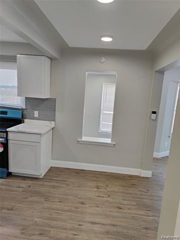 18411 Asbury Park, Detroit, MI 48235