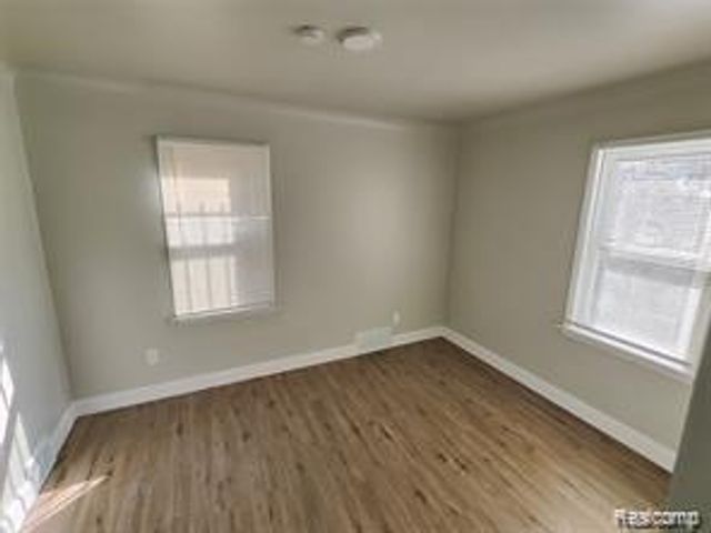 18411 Asbury Park, Detroit, MI 48235