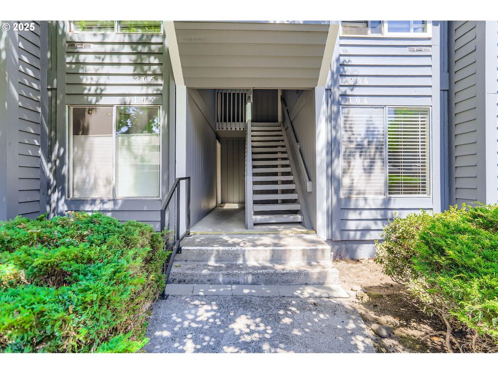 650 Sw MEADOW Dr 106, Beaverton, OR 97006
