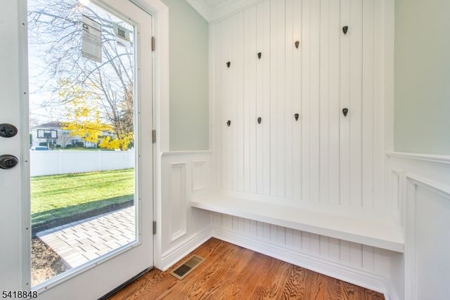 44 4Th Ave, Roseland Boro, NJ 07068