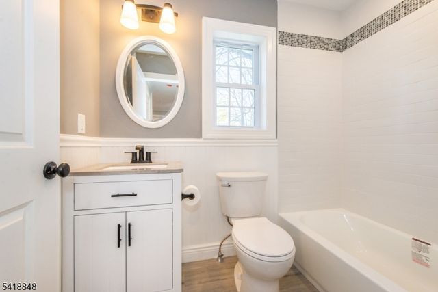 44 4Th Ave, Roseland Boro, NJ 07068