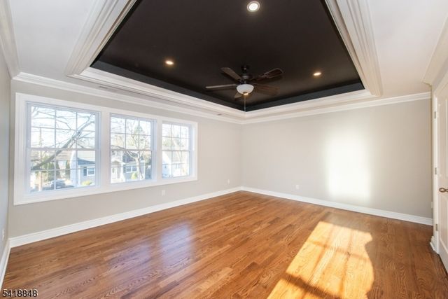 44 4Th Ave, Roseland Boro, NJ 07068