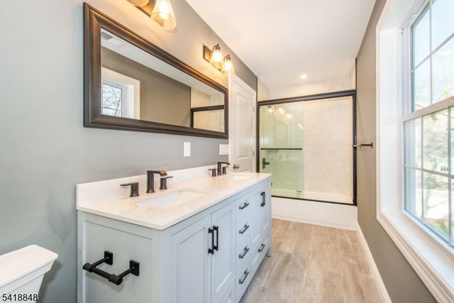 44 4Th Ave, Roseland Boro, NJ 07068