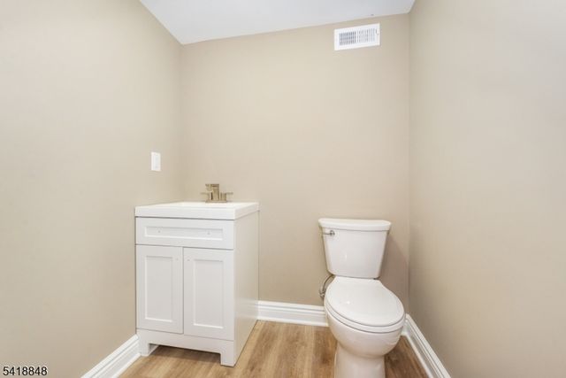 44 4Th Ave, Roseland Boro, NJ 07068