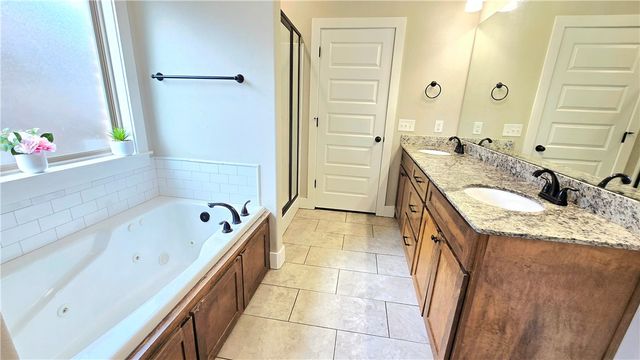 2303 Elisabeth Street, Siloam Springs, AR 72761