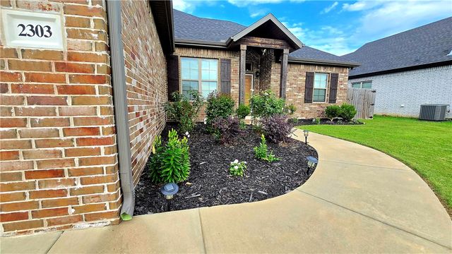 2303 Elisabeth Street, Siloam Springs, AR 72761