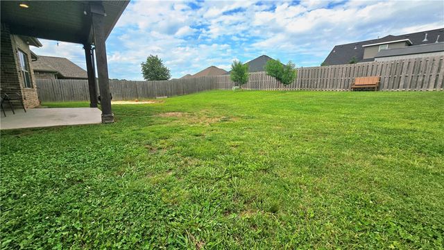 2303 Elisabeth Street, Siloam Springs, AR 72761
