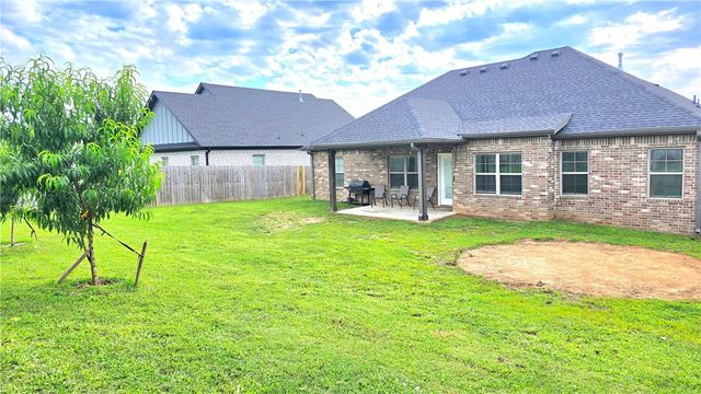 2303 Elisabeth Street, Siloam Springs, AR 72761