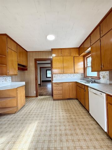 1300 46th Street, Des Moines, IA 50311