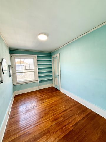 1300 46th Street, Des Moines, IA 50311