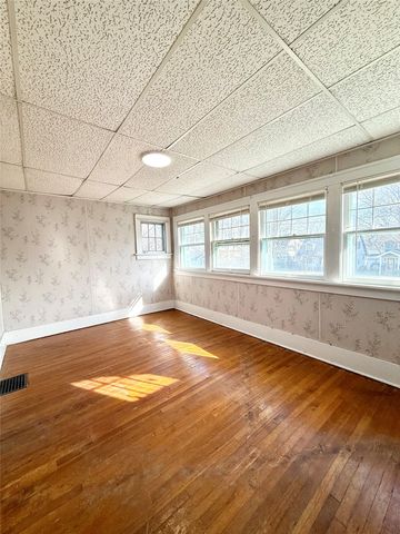 1300 46th Street, Des Moines, IA 50311