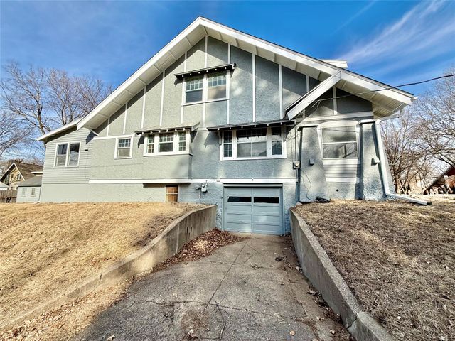 1300 46th Street, Des Moines, IA 50311