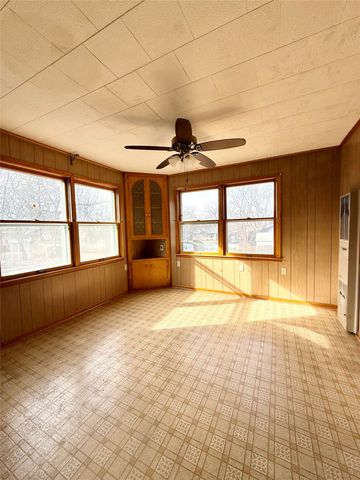 1300 46th Street, Des Moines, IA 50311