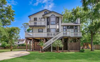 619 Shadylawn Street, Shoreacres, TX 77571