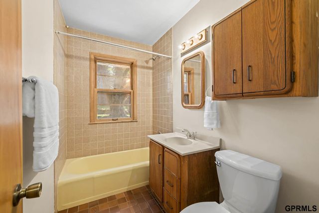 1601 N 60th Street, Omaha, NE 68104
