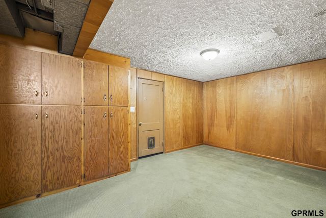 1601 N 60th Street, Omaha, NE 68104