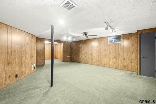 1601 N 60th Street, Omaha, NE 68104