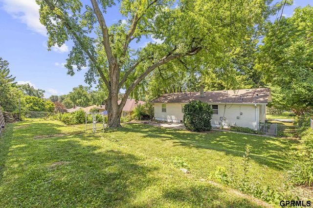 1601 N 60th Street, Omaha, NE 68104