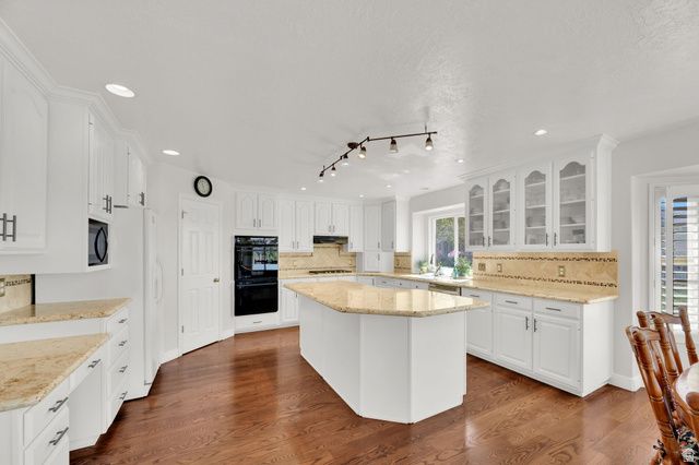 736 S DEER VIEW CIR, Fruit Heights, UT 84037