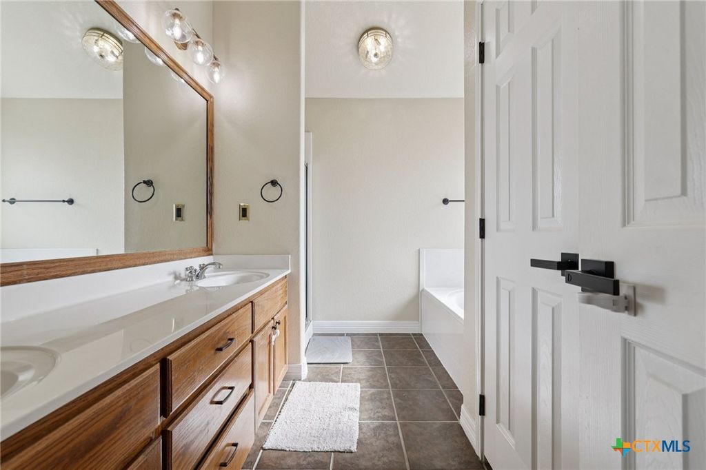 Image 10 of property listing at 1921 Merlin Drive, Harker Heights, TX 76548