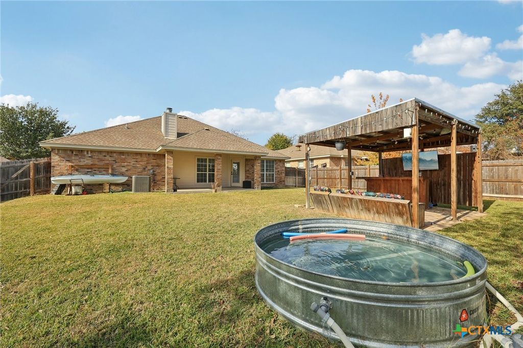 Image 3 of property listing at 1921 Merlin Drive, Harker Heights, TX 76548