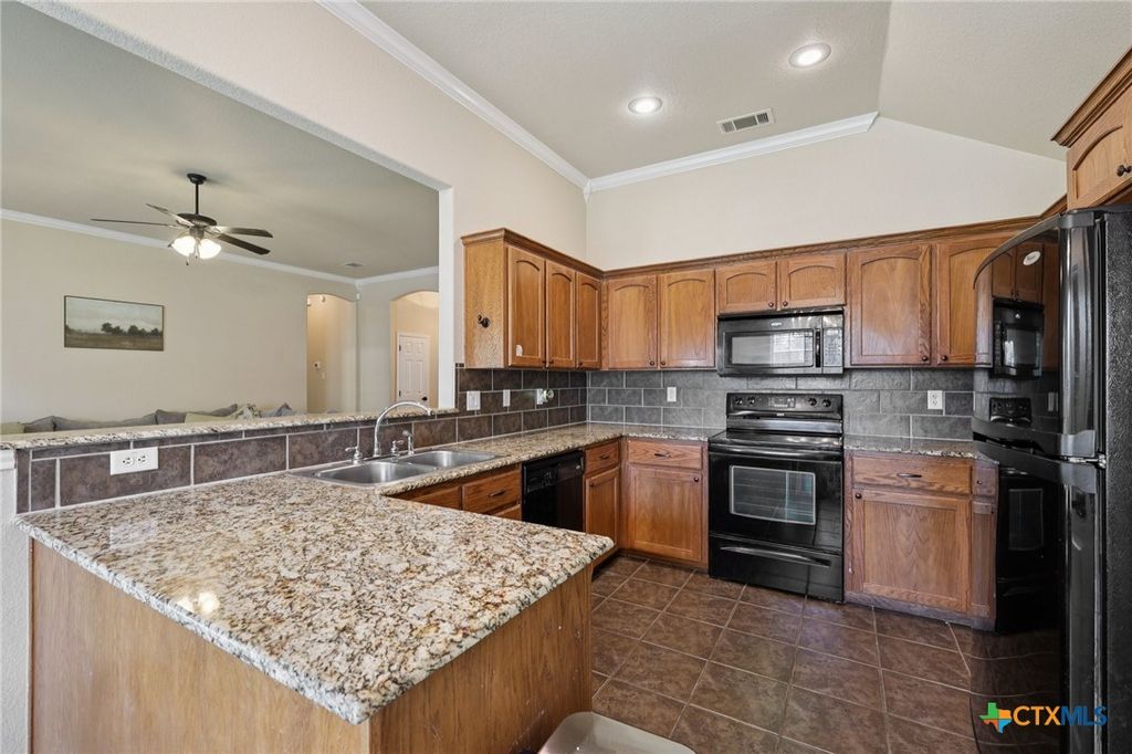 Image 7 of property listing at 1921 Merlin Drive, Harker Heights, TX 76548